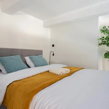 Modern Loft-apartments In Apartamento Praga