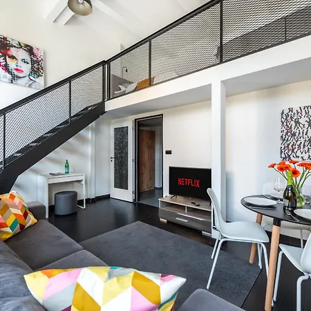 2-room Loft-apartments I 6 Guests I Metro I Karlin *