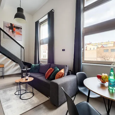 2-room Loft-apartments I 6 Guests I Metro I Karlin