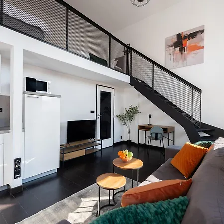 2-room Loft-apartments I 6 Guests I Metro I Karlin