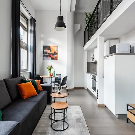 2-room Loft-apartments I 6 Guests I Metro I Karlin