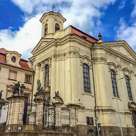 2-room Loft-apartments I 6 Guests I Metro I Karlin * Prag