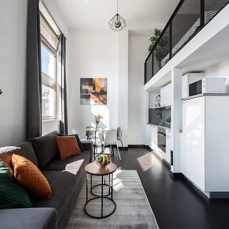 Modern Loft-apartments In Lägenhet Prag