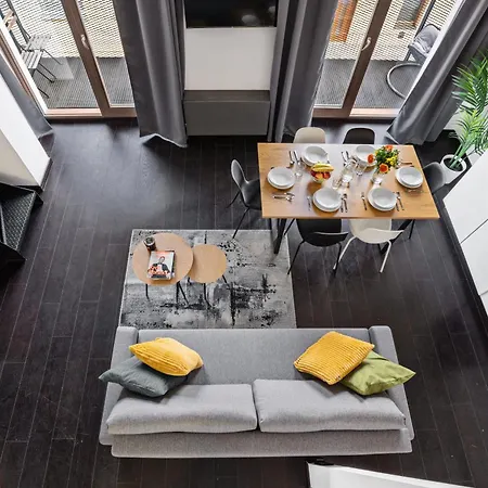 Modern Loft-apartments In Lägenhet Prag